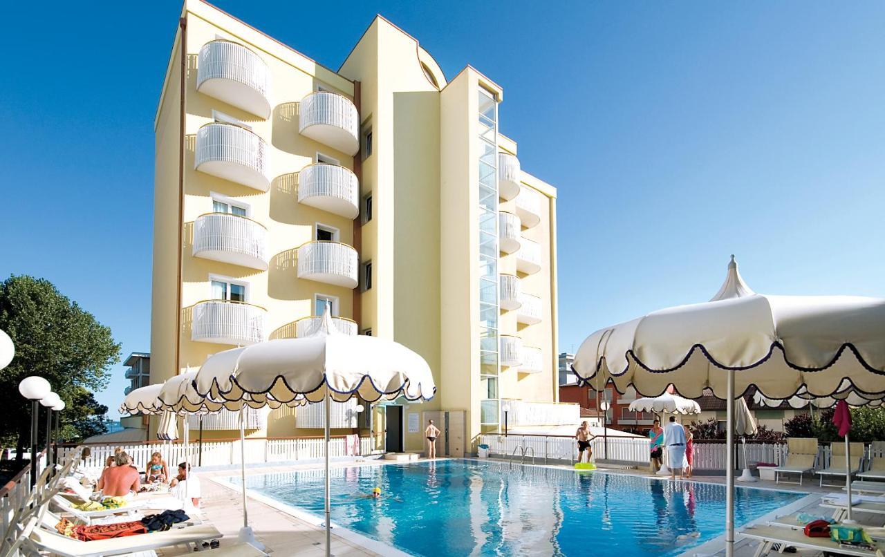 Salus Smart & Chic Hotel Лидо-ди-Езоло Экстерьер фото