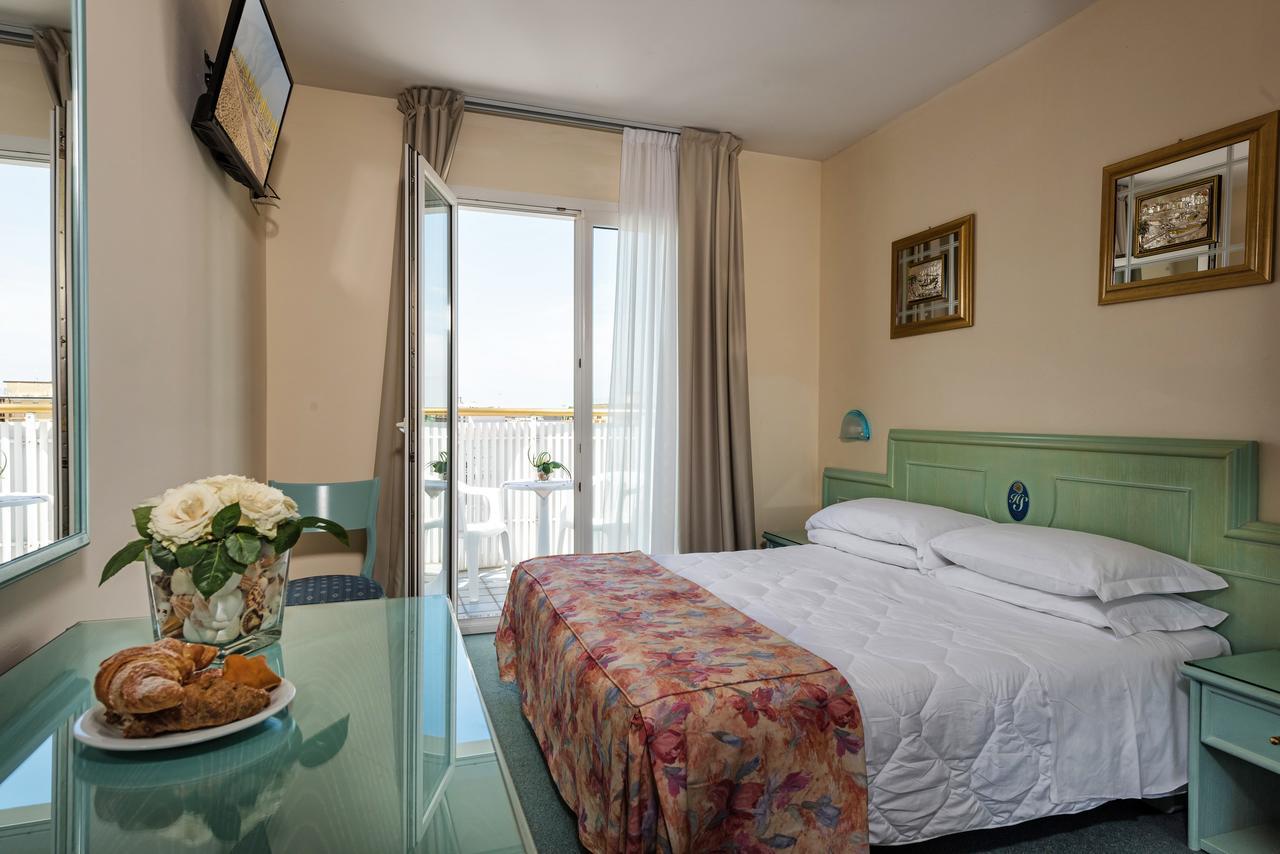 Salus Smart & Chic Hotel Лидо-ди-Езоло Экстерьер фото
