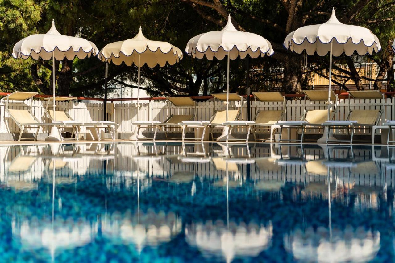 Salus Smart & Chic Hotel Лидо-ди-Езоло Экстерьер фото