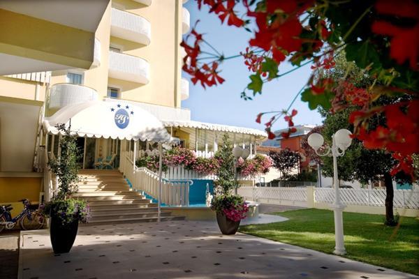Salus Smart & Chic Hotel Лидо-ди-Езоло Экстерьер фото